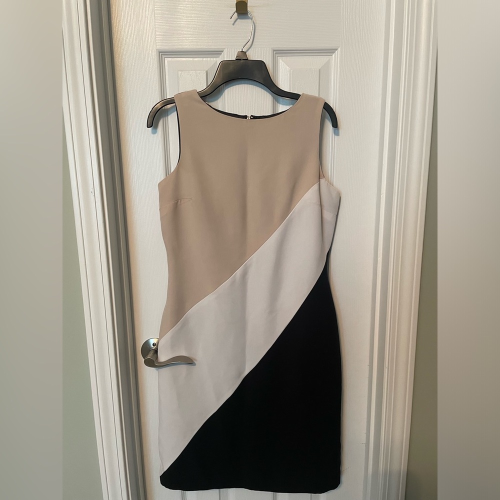 Amanda Smith Sheath Dress Black White Beige Color Block.